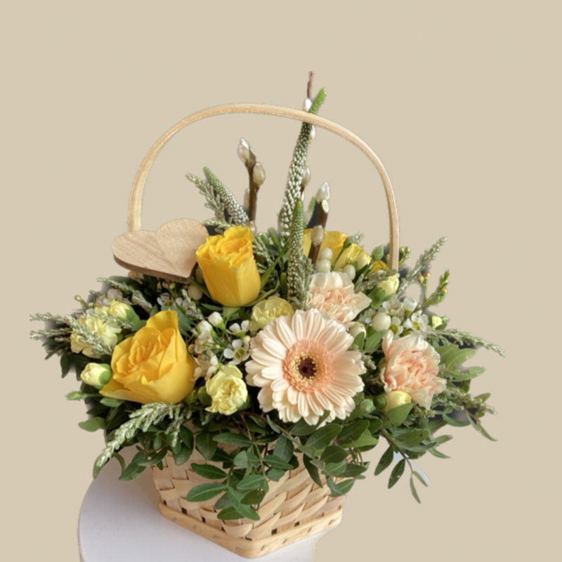 Made for Mum Basket buy online or call 01236 897720